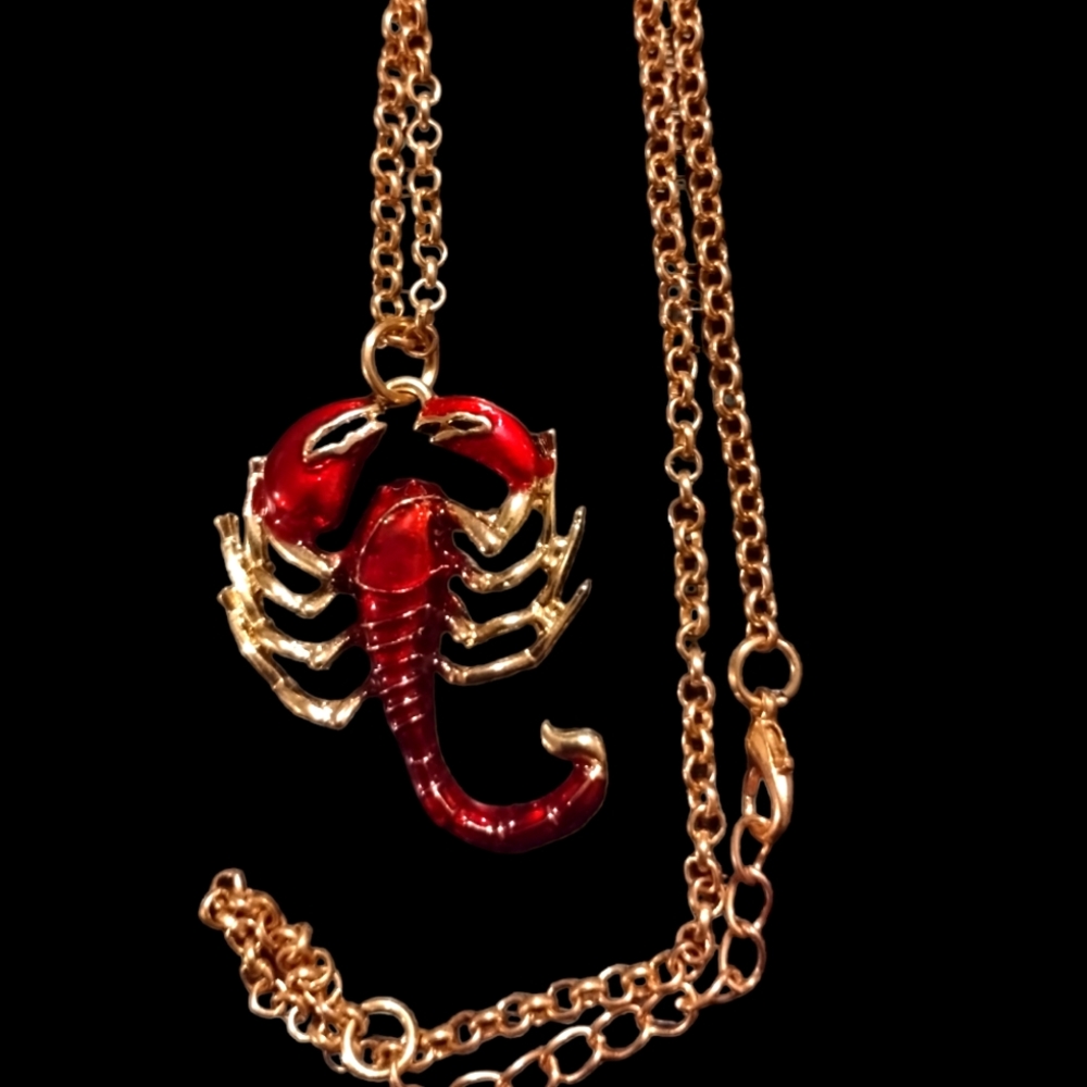 Unusually beautiful vintage gold chain crab necklace/astrological cancer